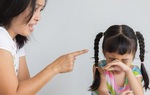 Con không muốn gặp mẹ vì bị đối xử quá hà khắc