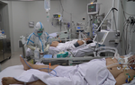 Theo chân một ca trực đêm chăm sóc bệnh nhân Covid-19 tại Bệnh viện Chợ Rẫy