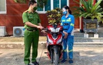 Nữ lao công kể lại đêm bị cướp xe máy: "Lúc đấy chả kêu được, xoắn hết cả lưỡi vào"
