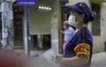 Người dân tự nguyện tham gia trực chốt “vùng xanh" ngăn dịch Covid-19