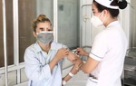 Tự bơm filler nâng ngực, nữ sinh 22 tuổi phải nhập viện khẩn cấp