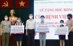 TPHCM: Trao 8 suất "Học bổng đỡ đầu" cho học sinh mất cha, mẹ vì Covid-19
