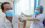Hà Nội đề nghị Chính phủ quan tâm bố trí vaccine để đảm bảo đủ tiêm mũi 2 cho người dân
