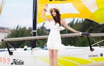 "Phan Kim Liên" Ôn Bích Hà U60 vẫn khoe ảnh bikini nóng bỏng, phía sau lưng mới giật mình