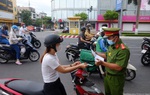Công an Hà Nội thông báo quy trình xét duyệt, cấp giấy đi đường của 5 nhóm "vùng đỏ" từ 6/9