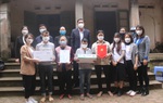 Hội LHPN tỉnh Hưng Yên trao yêu thương tới trẻ mồ côi nhân dịp Tết Nguyên đán Nhâm Dần