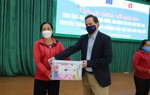 Tặng hơn 3000 gói hàng thiết yếu và truyền thông về phòng chống bạo lực cho phụ nữ di cư