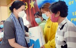 Chủ tịch Hội LHPN Việt Nam thăm, tặng quà Tết cho phụ nữ khó khăn và trẻ em mồ côi tại Đồng Tháp