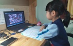 Bi hài quanh chuyện giám sát con học online 