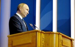 Tổng thống Nga Putin: Phụ nữ không nên đứng trước sự lựa chọn giữa gia đình và nghề nghiệp 