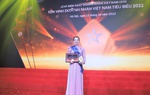 Bà Đỗ Nguyệt Ánh - Chủ tịch Hội đồng thành viên Tổng công ty Điện lực miền Bắc - được vinh danh Doanh nhân tiêu biểu Việt Nam 2022