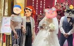 Đi du lịch, 2 cô gái xin vào đám cưới để ăn thử đặc sản địa phương 