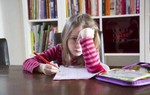 Nhà giáo dục Nhật Bản phát hiện việc bố trí phòng khách ảnh hưởng đến kết quả học tập của trẻ 