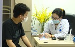 Chuyên gia chỉ ra sai lầm khi tự điều trị viêm da tiếp xúc do kiến ba khoang