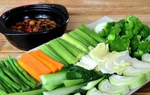 Kiểu ăn “con nhà nghèo” của bác sĩ chuyên ung thư tiêu hóa: Món ngon không ăn trước, món "ruột" là ngô khoai