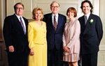 Sống cùng nhà mà các con của tỷ phú Warren Buffett ngoài 20 tuổi mới biết cha mình giàu