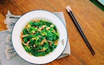 Loại lá "rẻ như cho" đem xào ăn vừa ngon vừa bổ