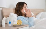 Mẹ cảm cúm có cho con bú được không?
