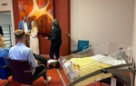 Chuyển dạ sinh non đúng vào ngày cưới, cô dâu chú rể tổ chức hôn lễ độc đáo
