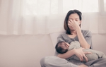 50% phụ nữ bị trầm cảm sau sinh không được chẩn đoán: 4 dấu hiệu cảnh báo đỏ cần đi khám