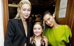 Công chúa út Harper nhà David Beckham nổi bật giữa dàn người mẫu