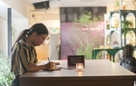 Đi xem triển lãm cuối tuần, người trẻ tha hồ bộc lộ cảm xúc với chính mình