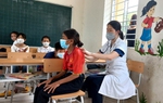 Muốn được tiêm cho bố, cô gái Thái quyết thành bác sĩ bám bản, hiện là niềm tự hào của bản làng