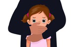Người giữ trẻ thừa nhận dùng tay và cán chổi đánh đập bé gái 17 tháng tuổi