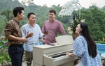 Lương Nguyệt Anh cùng 3 nam ca sĩ đàn hát giữa vườn đồi hơn 10.000m2