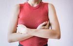 Bác sĩ cảnh báo về "điểm mù" trong kiểm tra ung thư vú tại nhà thường bị bỏ qua