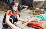 Vươn lên làm giàu bằng nghề chổi tre, chổi chít