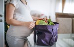 Nga sẽ cấm phụ nữ mang thai hộ cho người nước ngoài