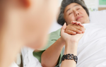 Mẹ chồng trăng trối một câu khiến vợ chồng tôi khó xử