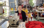 Bỏ việc công ty, về quê mở xưởng may giúp hàng chục chị em có việc làm
