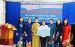 Hội LHPN các tỉnh trong Cụm thi đua Trung du và miền núi phía Bắc trao tặng "Mái ấm tình thương" cho phụ nữ nghèo