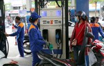 Thống đốc Ngân hàng Nhà nước chỉ đạo nóng về cung ứng vốn cho doanh nghiệp đầu mối xăng dầu