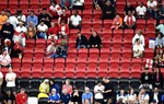 Tại sao các trận đấu World Cup đều "cháy vé" mà khán đài luôn có chỗ trống?