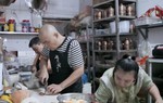 Quán "lẩu im lặng" với đội ngũ phục vụ là người khiếm thính