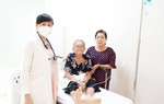 Cứu cụ bà bị xuất huyết tiêu hóa nặng, phải truyền máu liên tục