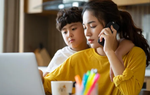 Dọn bàn học giúp con, tôi giật mình khi đọc những lời nhận xét của cô giáo