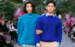 Kể chuyện tình yêu thủy chung gần nửa thế kỷ qua ngôn ngữ thời trang