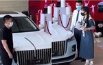Cô vợ được người đàn ông “lạ” tặng xe ô tô và câu chuyện phì cười phía sau