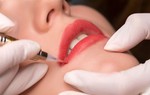 Mất việc vì xăm môi, xăm lông mày 
