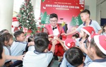 Gieo tình yêu sách vào trẻ em bằng món quà mùa Giáng sinh 