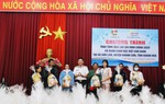 Lữ đoàn 162 tặng 150 suất quà cho các gia đình chính sách, khó khăn 