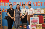 Trưng bày và giới thiệu sản phẩm của phụ nữ khu vực đồng bằng sông Cửu Long