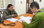 Công an xử phạt người phụ nữ bán 80.000 đồng một củ khoai nướng