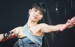 Lisa (BLACKPINK) xin lỗi fan vì không thực hiện vũ đạo múa cột do căng cơ cổ