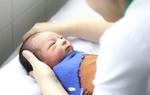 Chuyển dạ sinh sớm 12 tuần, sản phụ cảm ơn con cứu mạng sống của mình