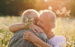 Nhân ngày Valentine, cùng tìm hiểu tâm lý sợ cô đơn khi về già